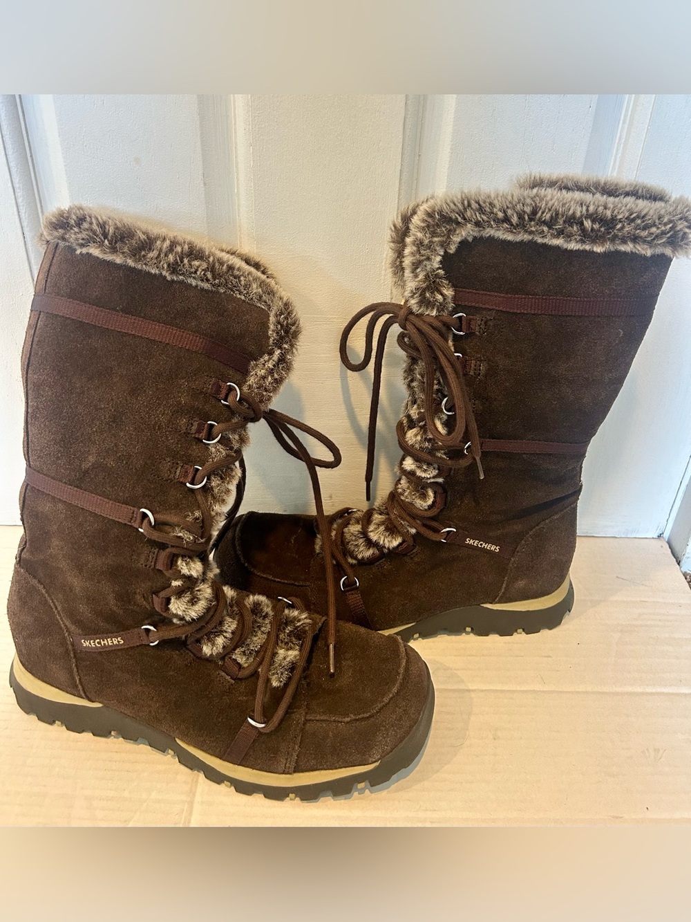 Skechers Women's Dark Brown Faux Fur-Lined Lace-Up Winter Boots